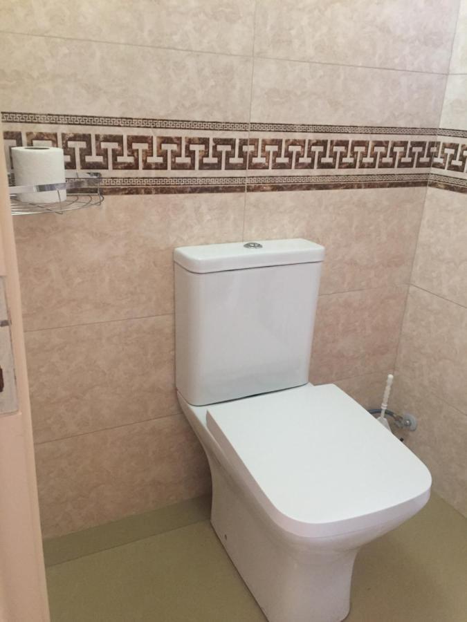 Host N1 Apartment Kutaisi Luaran gambar