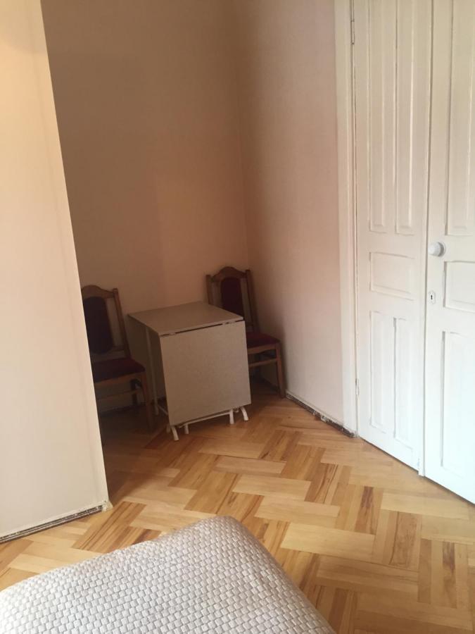 Host N1 Apartment Kutaisi Luaran gambar