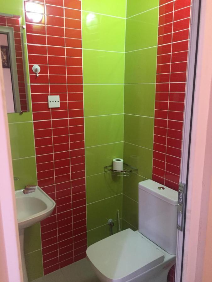 Host N1 Apartment Kutaisi Luaran gambar