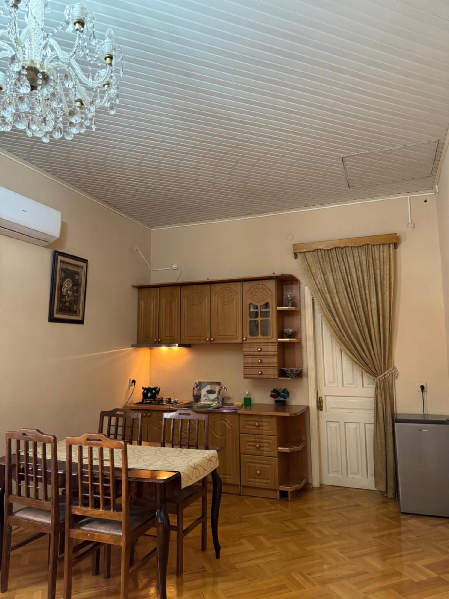 Host N1 Apartment Kutaisi Luaran gambar