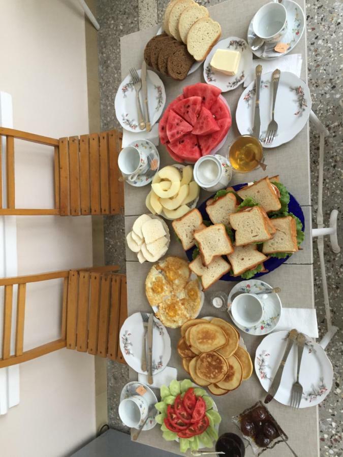 Host N1 Apartment Kutaisi Luaran gambar